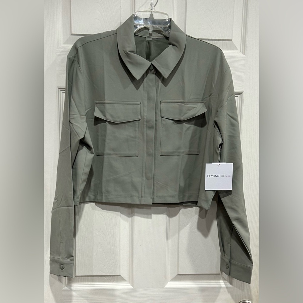 Beyond Yoga Women's Large Midtown Cropped Jacket Grey Sage Green NWT